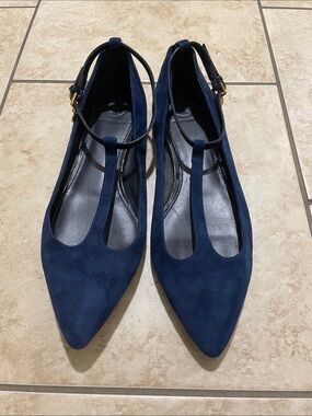 Tory Burch Ashton T-Strap Ankle-Wrap Suede Flat Size 7